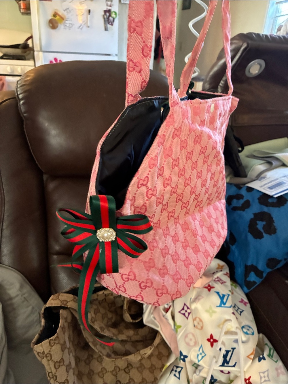Pet carry bag handbag or shoulder strap
High fashion